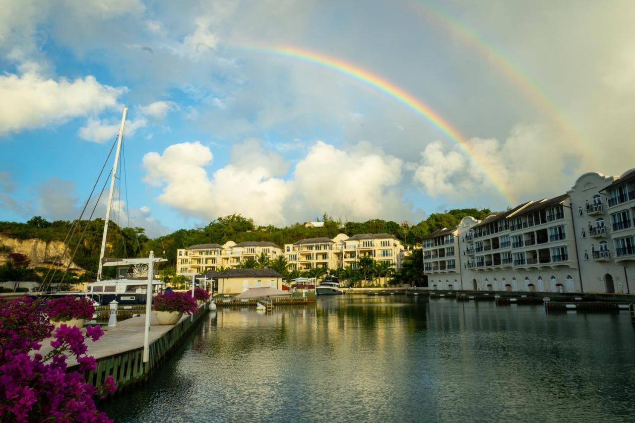 Port Ferdinand Marina & Luxury Residences Сейнт Питър Екстериор снимка